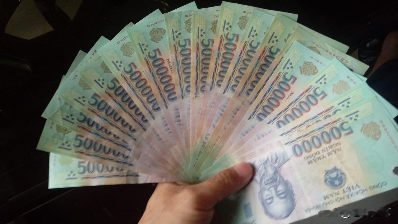 朋友小王，刚毕业就进了某手机公司，在里面干了几年后，升任越南区域总经理，一年大概