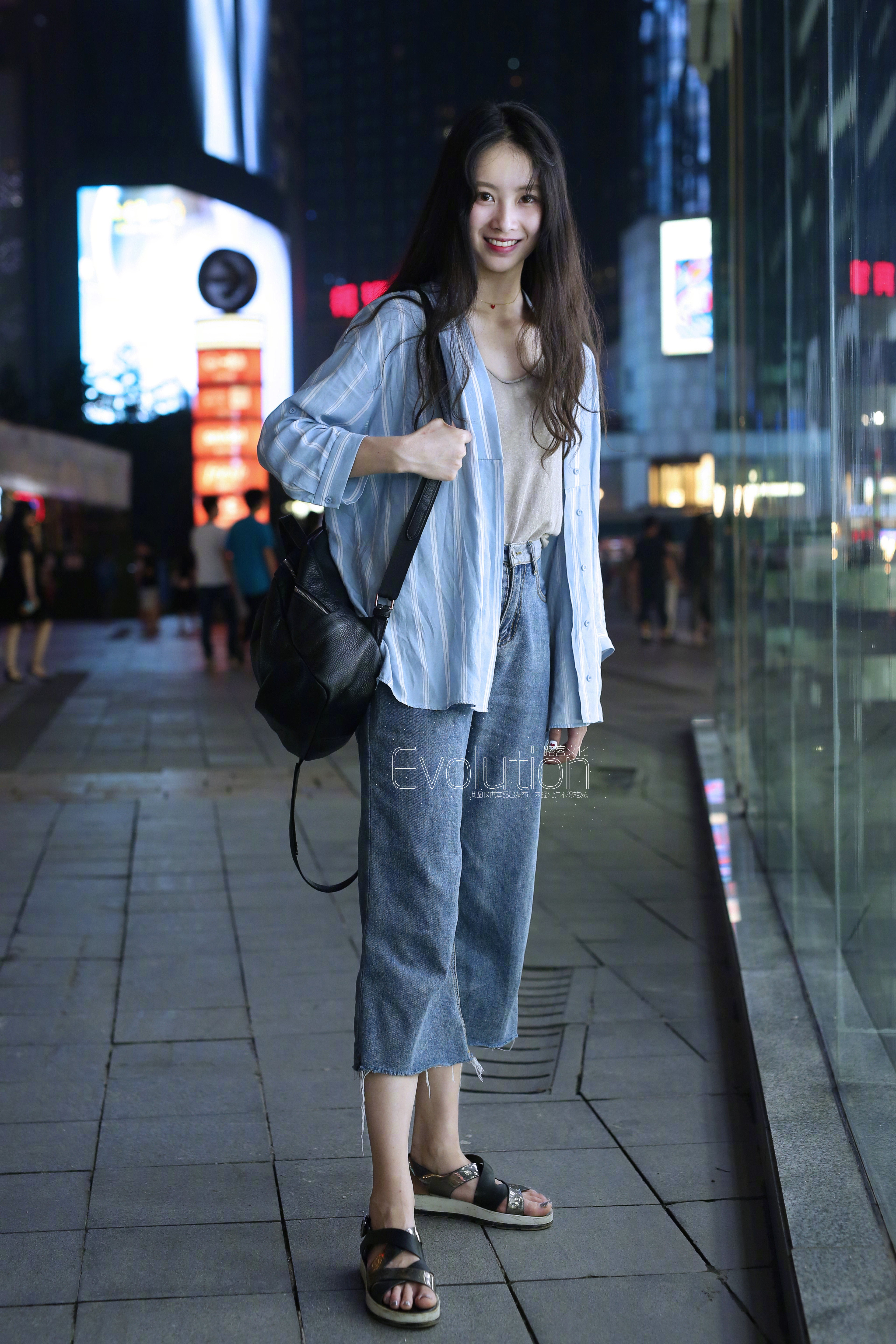 这条街的夜景，我一个人撑起来了！💪🌃​​​