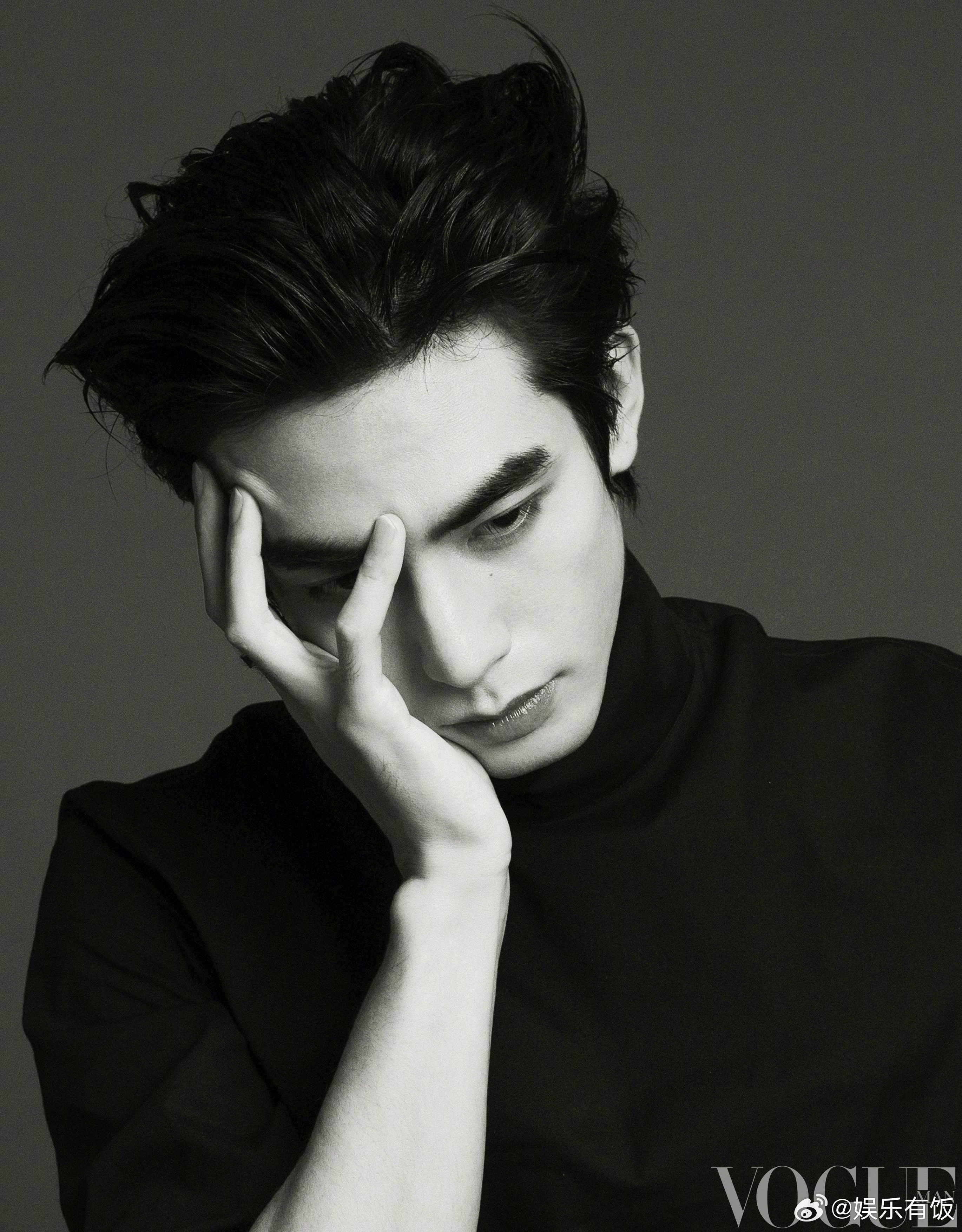 VOGUEMAN宋威龙三月刊封面宋威龙湿发造型VOGUEMAN三月刊正式封面