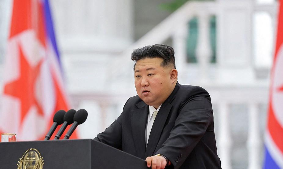 金正恩豁出去了，比普京还狠，就要干垮乌克兰，俄紧急改装运输机最近朝鲜领导人金正