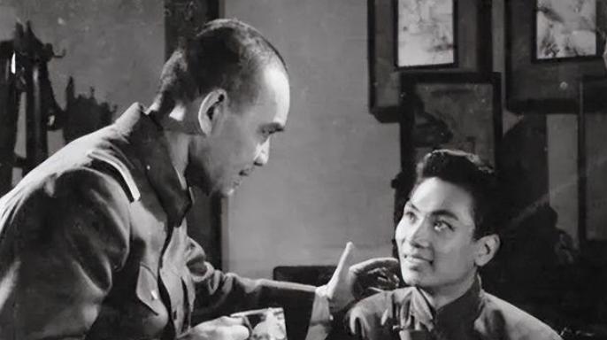 这名中共卧底在1947年的一天，决定背叛共产党，向国民党中统上司郑连魁坦白了自己