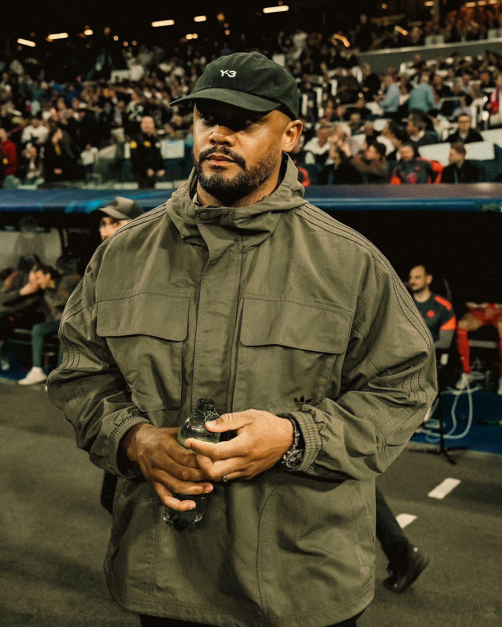 【赫内斯：当前拜仁队内氛围历史最佳】赫内斯向来用批判性眼光理性看待拜仁风云，而他