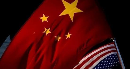 美国现在疯狂撕咬中国，想要置中国于死地，究竟是在害怕什么？根本不是怕中国军力追上