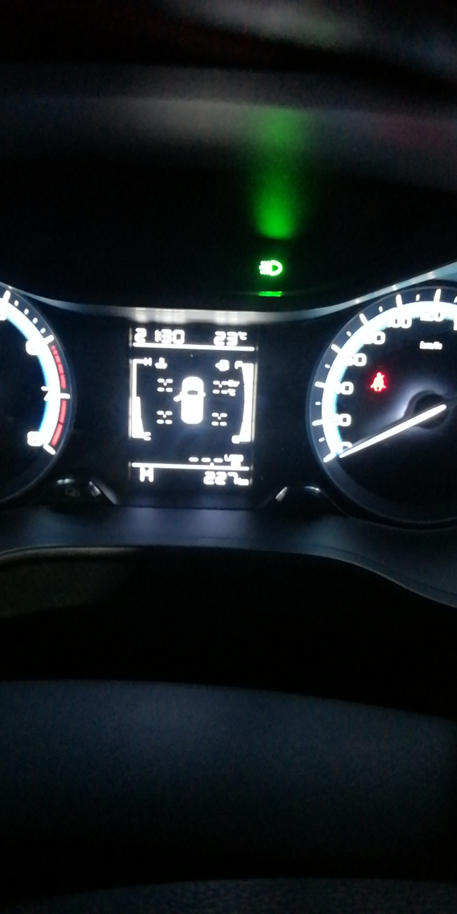 21款1.5手动豪华版故障太多倒车影像不显示，胎压全无，想买的慎重，发动机声音