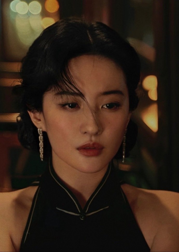 刘亦菲旗袍造型完全复古女郎啊，太有时代美人那味了[爱心]​