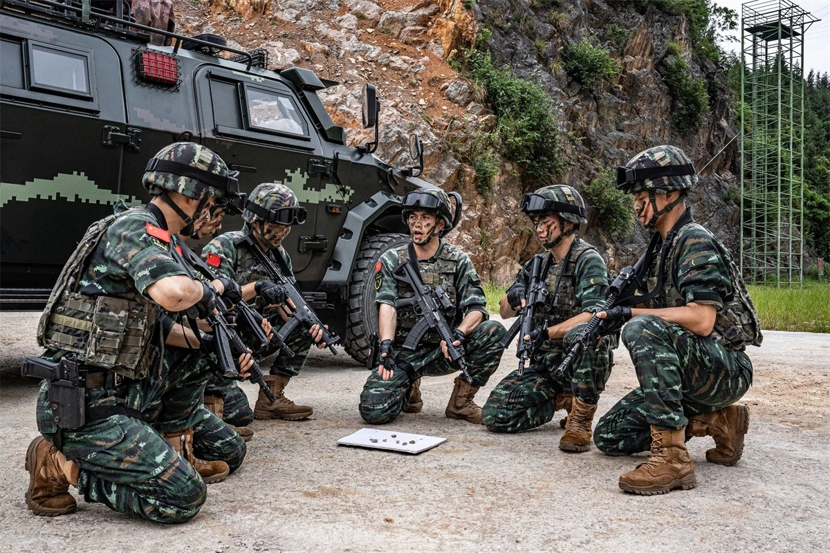 武警重庆总队执勤第五支队特战中队实战化反恐演练（国防时报）烽火问鼎计划​​​