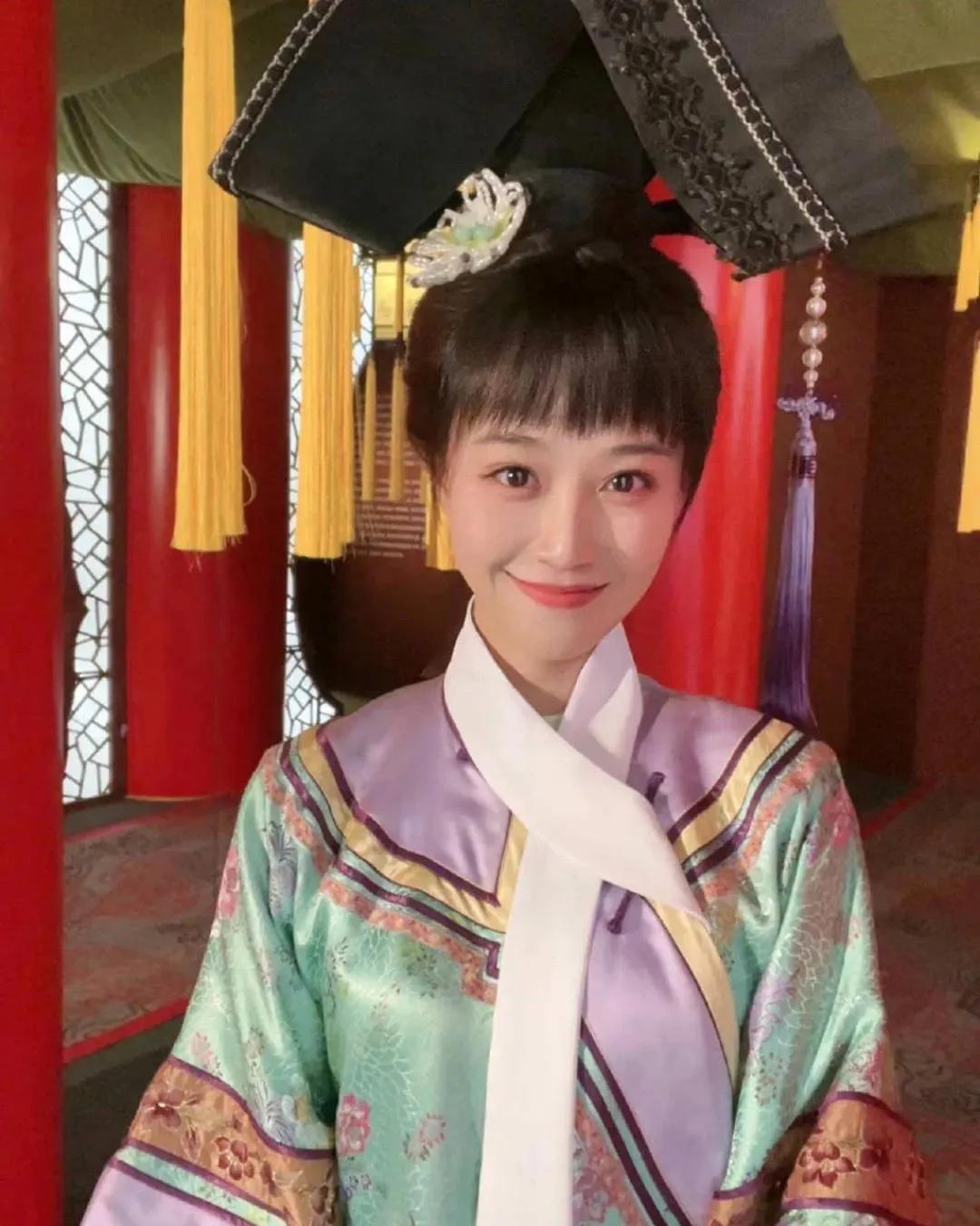 还记得甄嬛传娘娘的丫鬟吗？家境傲人却依旧超拼，蓝盈莹堪称追梦楷模，活得太透彻，