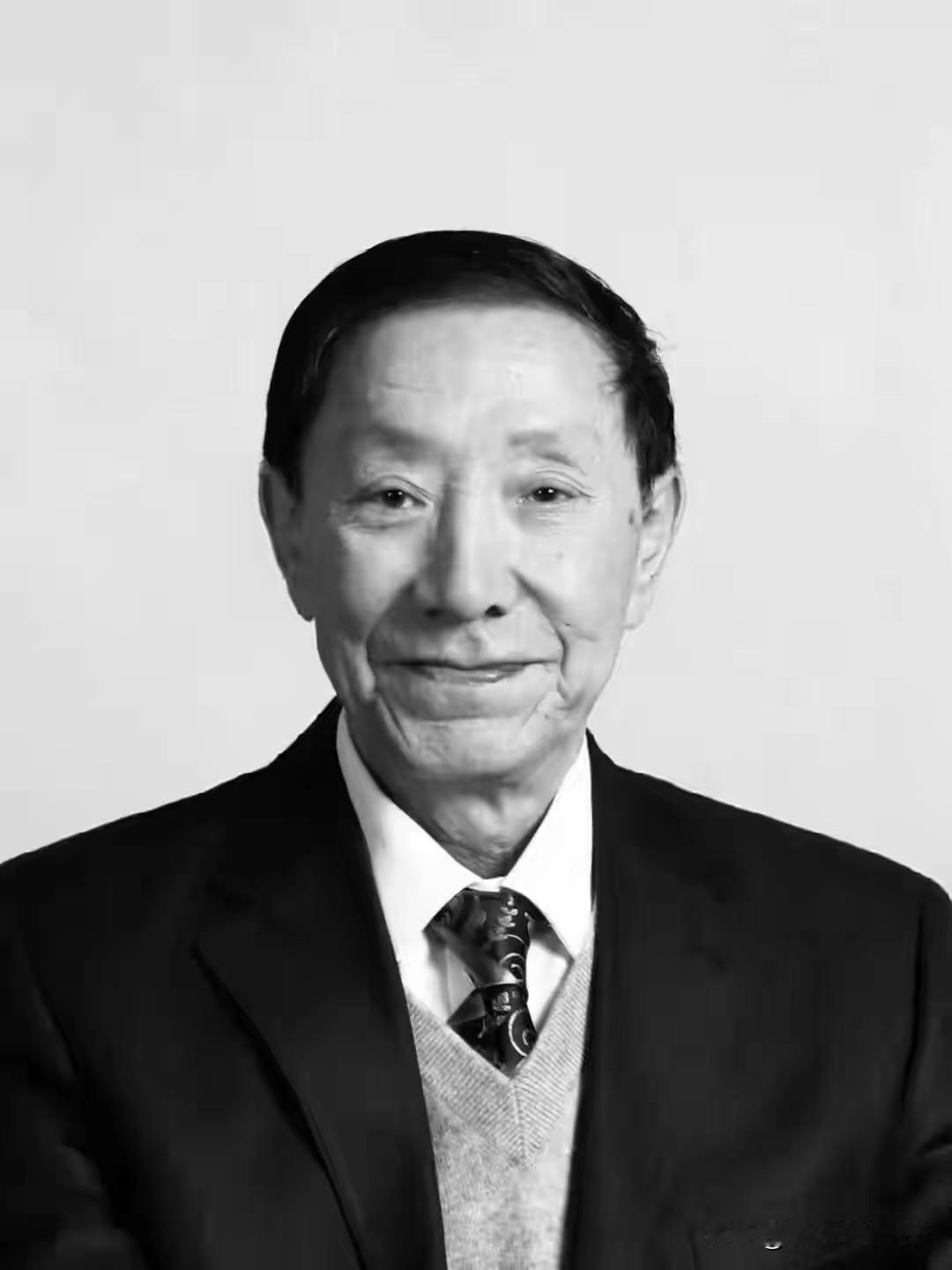 看到有网友说:新中国就俩相声演员——杨振华和郭德纲！就赶紧去科普一下，说实话，