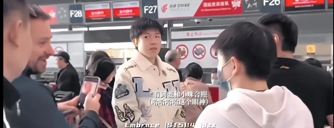 头头紧张妹宝的样子也太可爱了[爱心]妹宝在跟老外说话，哥一是担心能听懂吗