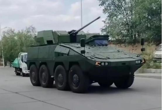 美媒称中国抄袭德国战车：俄缴获北约装备送华，才造出新的大八轮。 据《国家利益