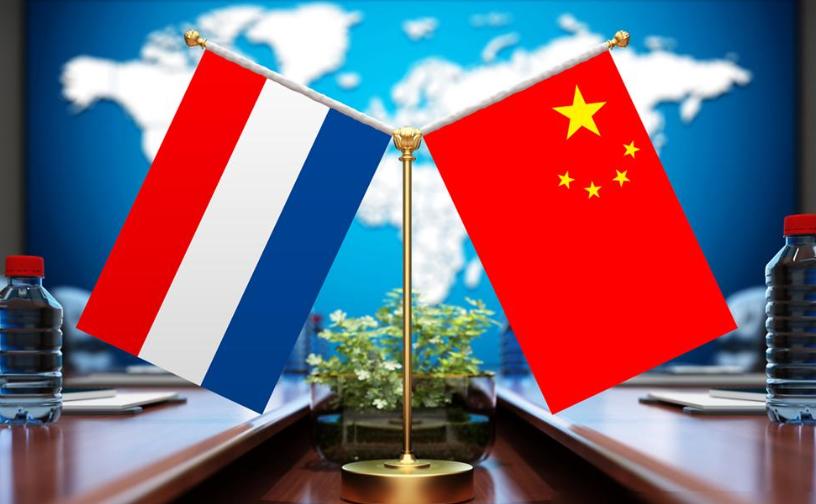 荷兰再次加强了禁运，这次连封装设备都不允许出口。可谁都没想到的是，中国厂商早已在