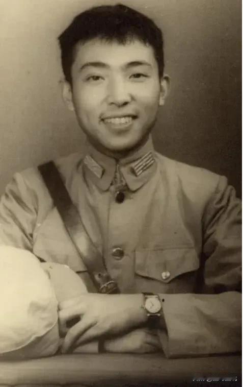 今年高考的热门人物穆旦到底是何许人也？专门上网查了一下资料，果然是师出必有名。