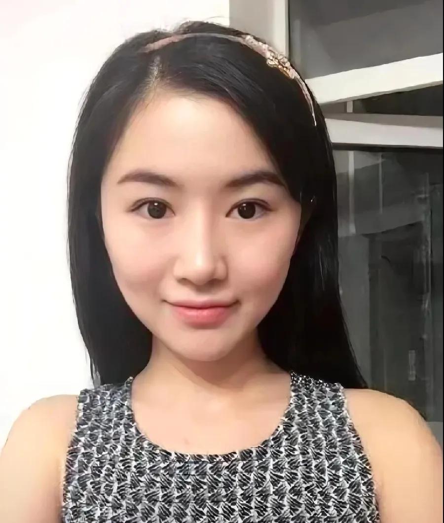 翟欣欣的3段婚姻:1、大学同学，结婚80多天，男方赔20多万！2、李某军，北