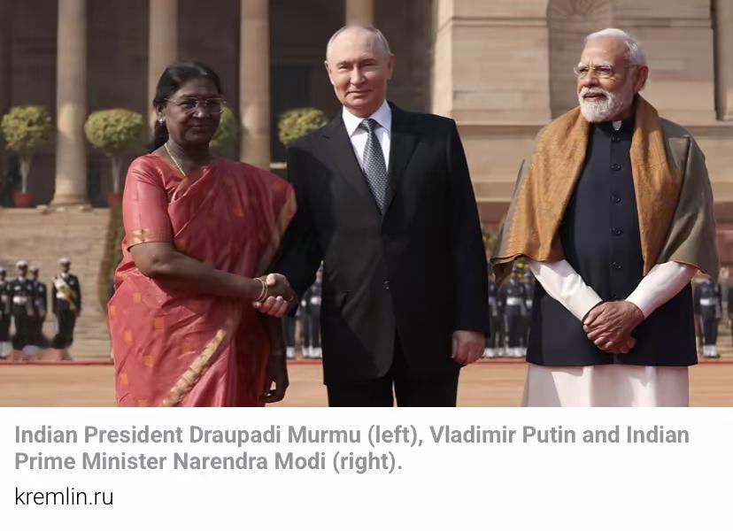 都说印度人跟阿拉伯人是白人，但是他们里面有很多人肤色都很深。印度女总统的肤色，