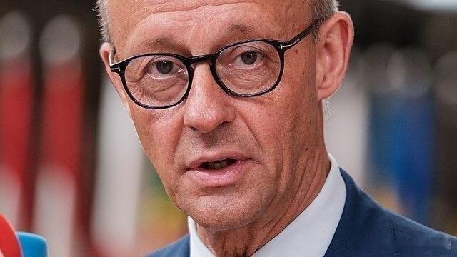 德国和俄罗斯扛上了：这两个二战国家扛上了，我们应当支持俄罗斯，毕竟它是打败法西斯
