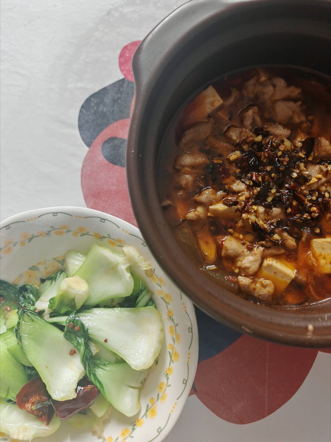 午餐吃点辣的找找胃口，你们吃啥