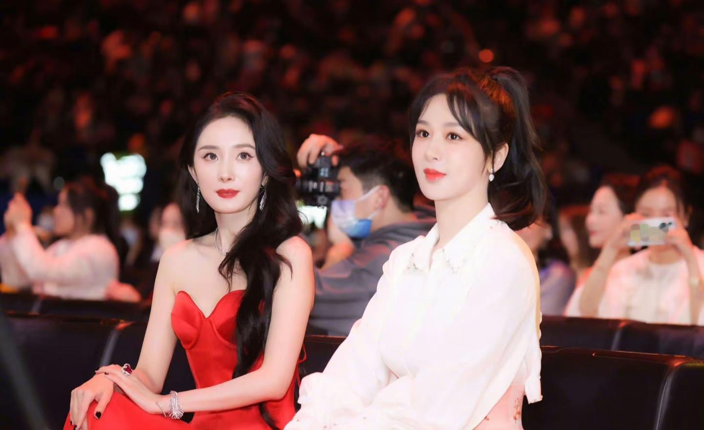 1.大花很喜欢周也，还是会继续保她的。2.杨幂跟杨紫认识很早，也挺熟的，但是不算