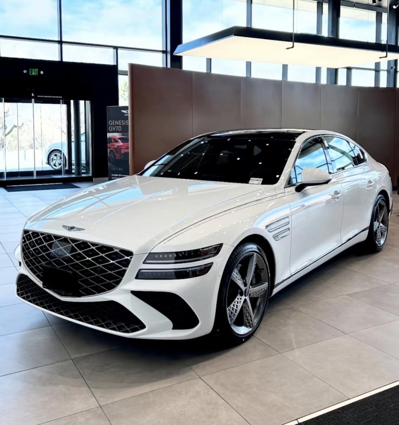 捷尼赛思G80的性能配置，精准诠释了“新晋豪华的平权哲学与精雕细琢”，在传统德