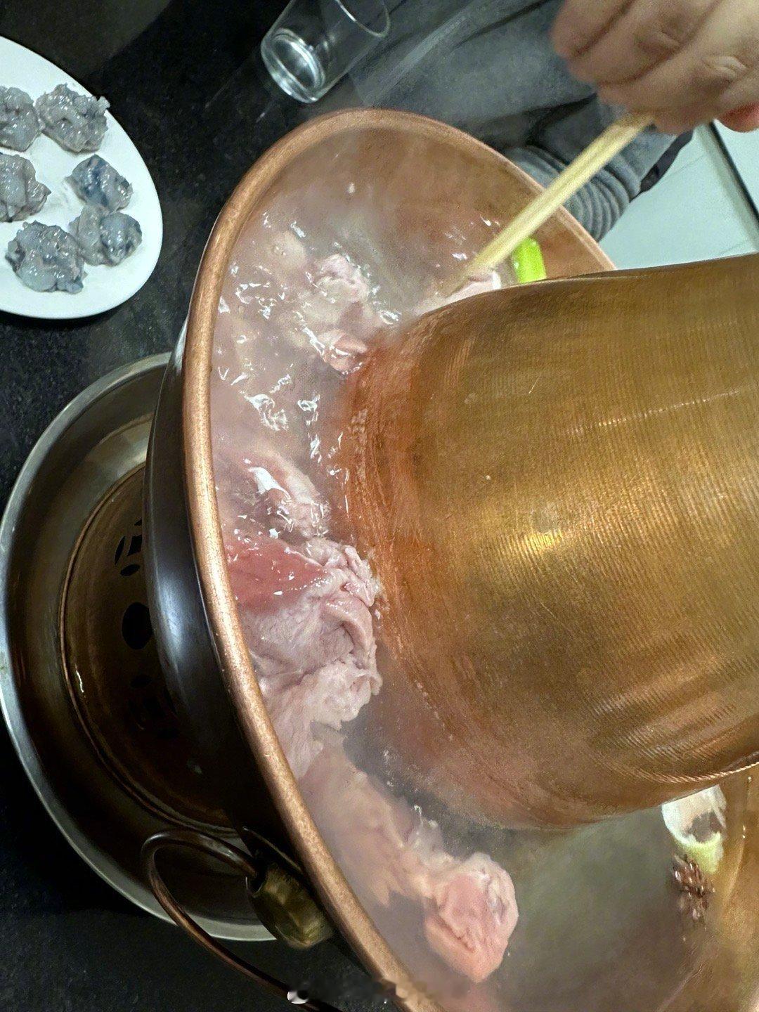 天凉了，该吃肉了，今算是吃爽了但是豆汁还是请老师代劳了