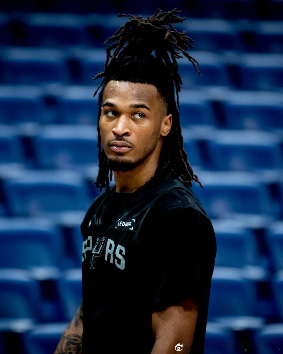 哈哈哈哈尚帕尼的兰花指