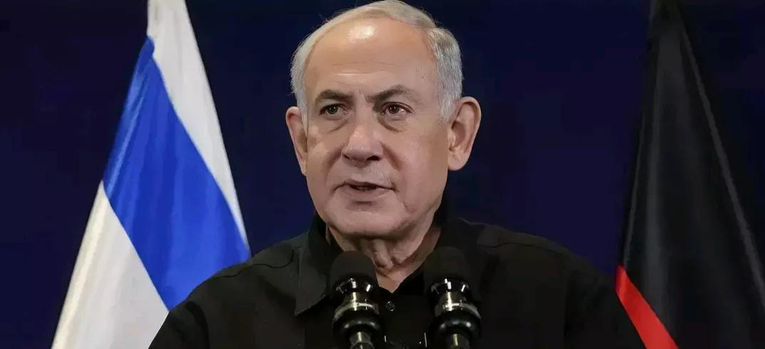 《国土报》报道，当地时间19日，以色列总理内塔尼亚胡，在参加国防军军官培训毕业仪