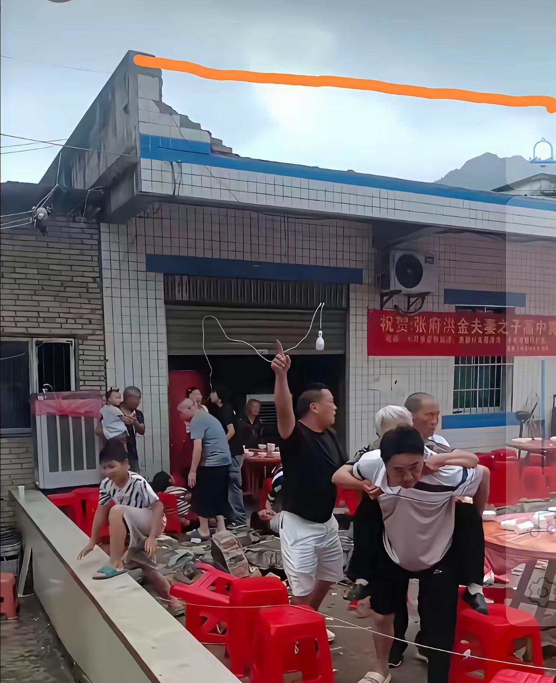 我有预感，经过四川升学宴这事，全國各地接下来估计都不会有人再办升学宴了。