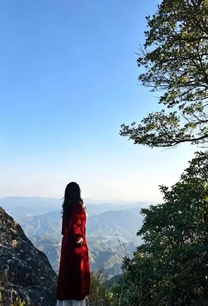 一位女强人说：“在生理需求方面，男人憋一个星期，就会烦躁不安；可真正厉害的人，