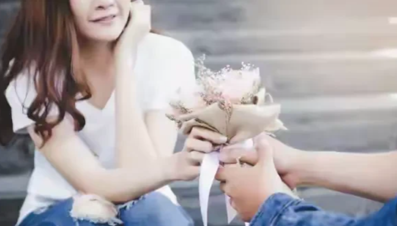 福建，已婚男子喜欢上女同事，两人确定恋爱关系后，男子为其买车买房，花了600多万