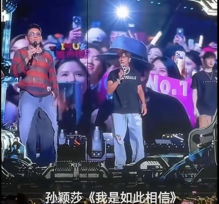 周杰伦温州演唱会，德国球迷专门点歌送孙颖莎，大屏一切莎莎夺冠镜头，全场瞬间燃炸，