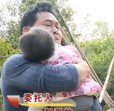 这才是真男人！30岁男子，离异后无意得知，前妻竟然偷偷为自己生下了孩子，他不顾家