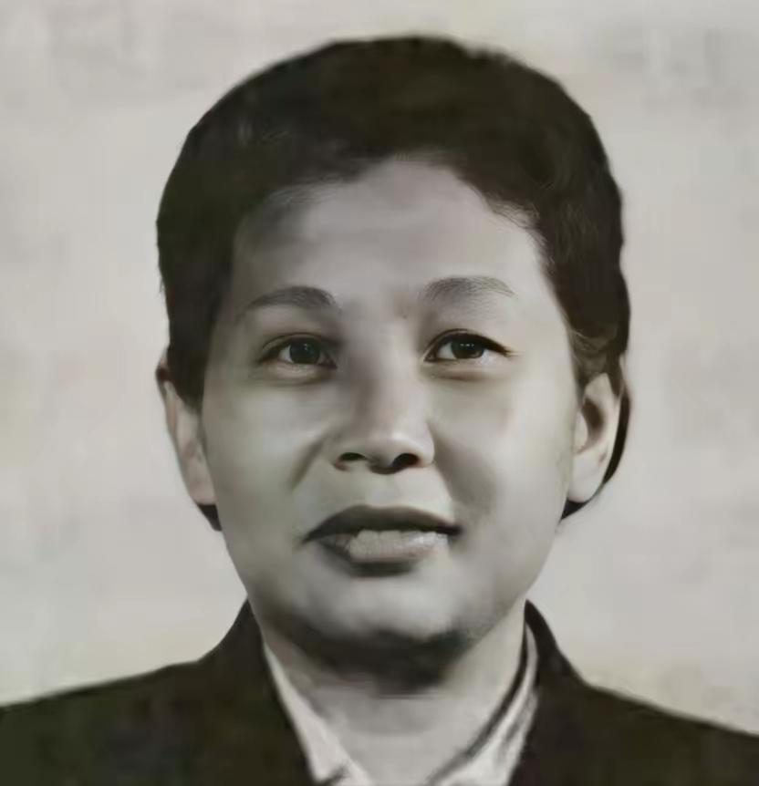 1940年，夜黑风高，22岁的新四军女战士徐敏刚推开后门，正要去如厕，突然被一壮