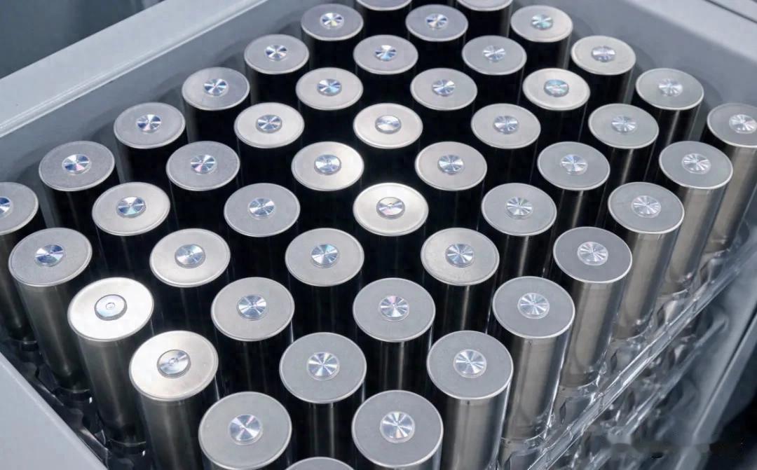 北京车展炸场！宝马大圆柱电池量产落地，比亚迪刀片电池迎来最强对手？新能源电