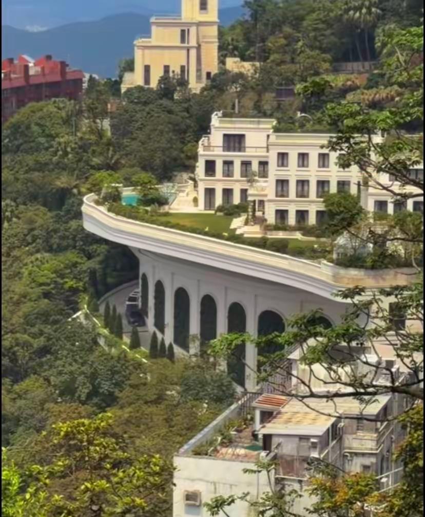在寸土寸金的香港，不敢想象这家主人得多富有？