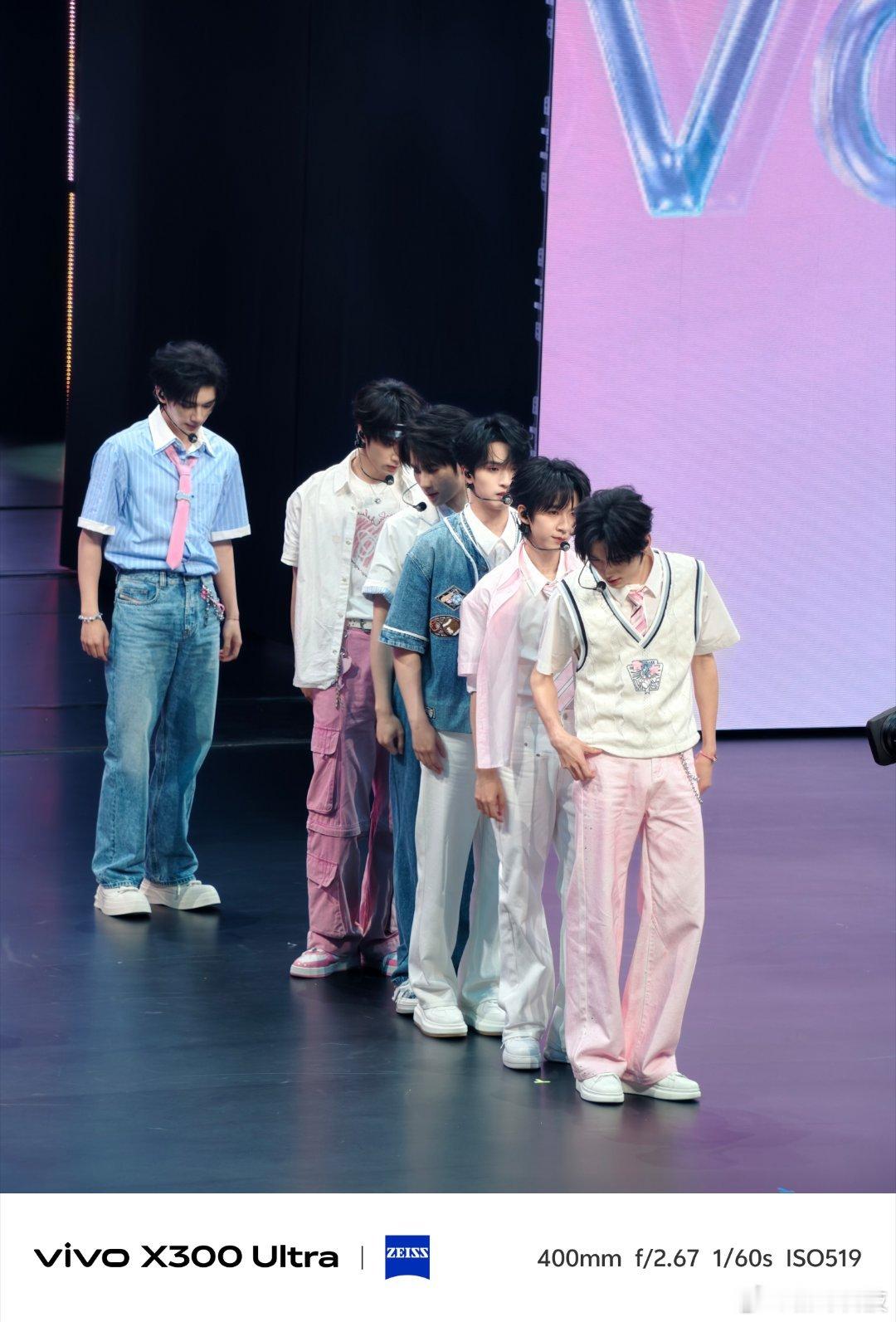 时代少年团年轻弟弟华为nova16时代少年团华为发布会成都·高新体育中心