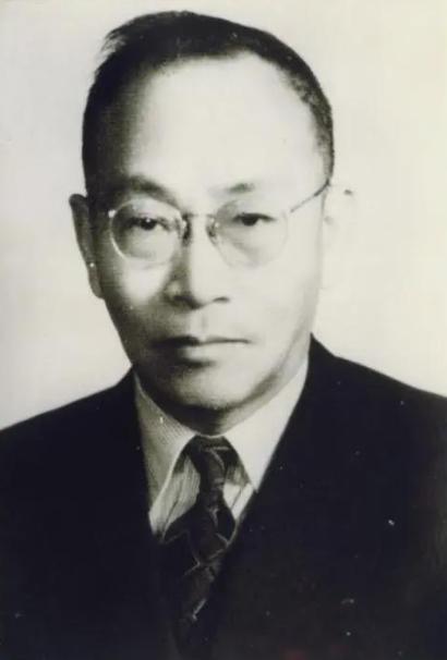 1941年，西方把青霉素列为军事机密，中国老百姓和军人伤口发炎红肿后，往往因为没