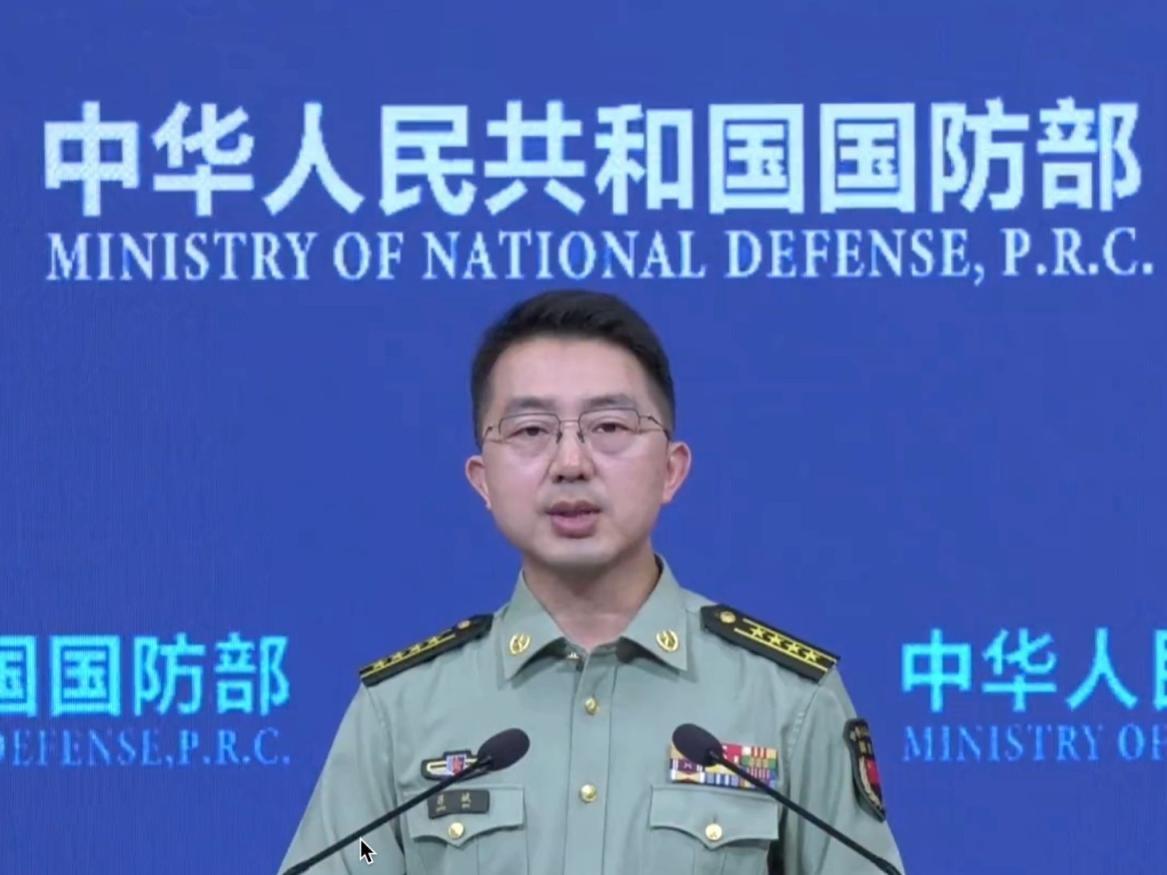 台：大哥！我刚追加了巨额防务预算，够诚意吧！美：不错，我这提款机最近刚好缺钱。
