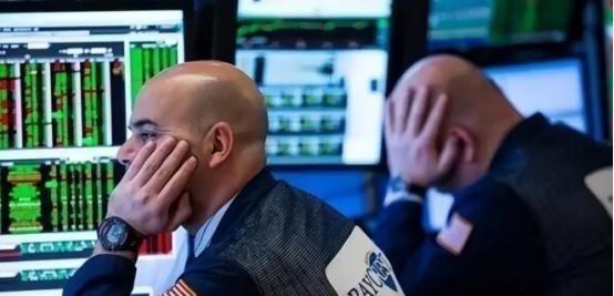 一旦中国今天清空全部6933亿美元美债，明天我们自己的出口企业，就将接不到一张新