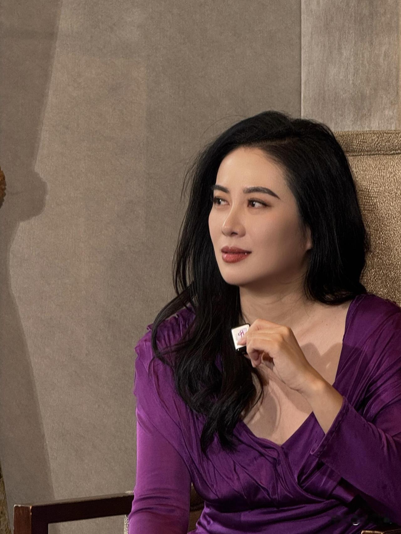 叶璇-一身紫色太有韵味了