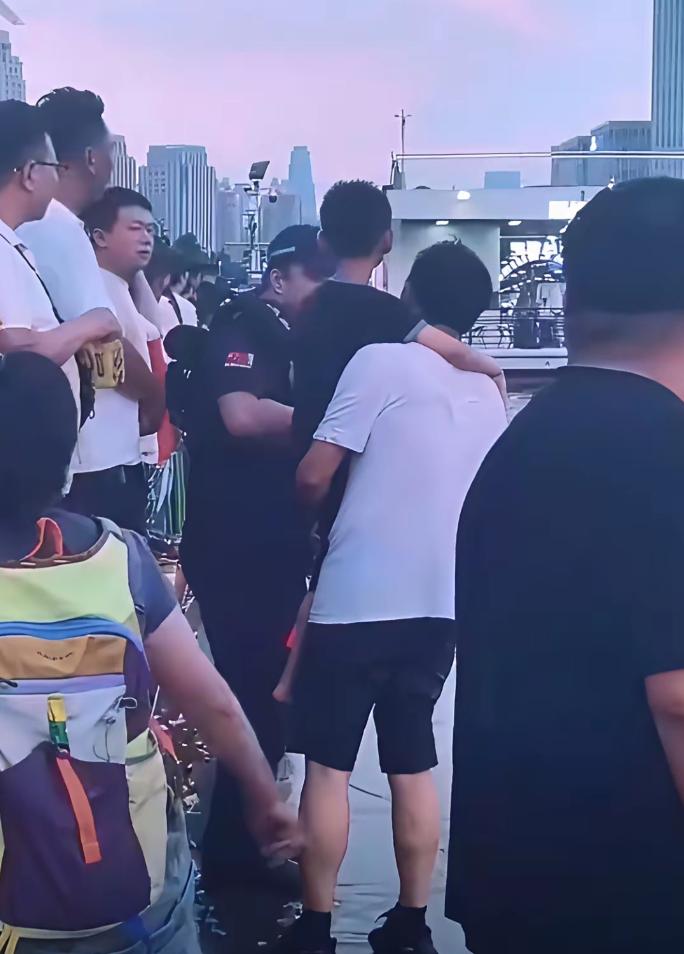 天津海河事件，出事的母子能得到多少赔偿？由谁来赔？8月5日傍晚七点多，天津之