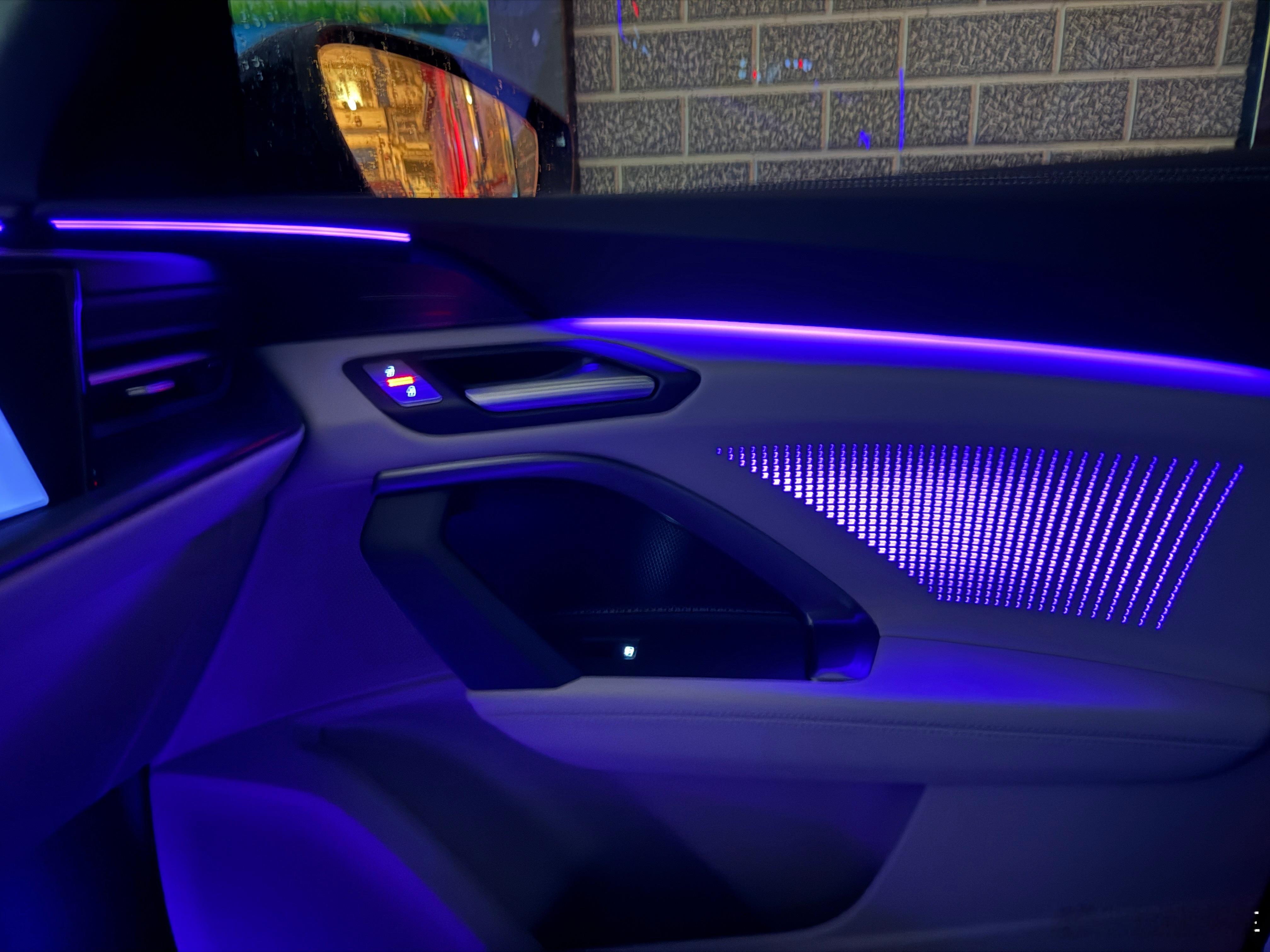 很久没有开这么好开的燃油车了。全新一代奥迪Q5L。底盘质感依然是德系豪华那种非