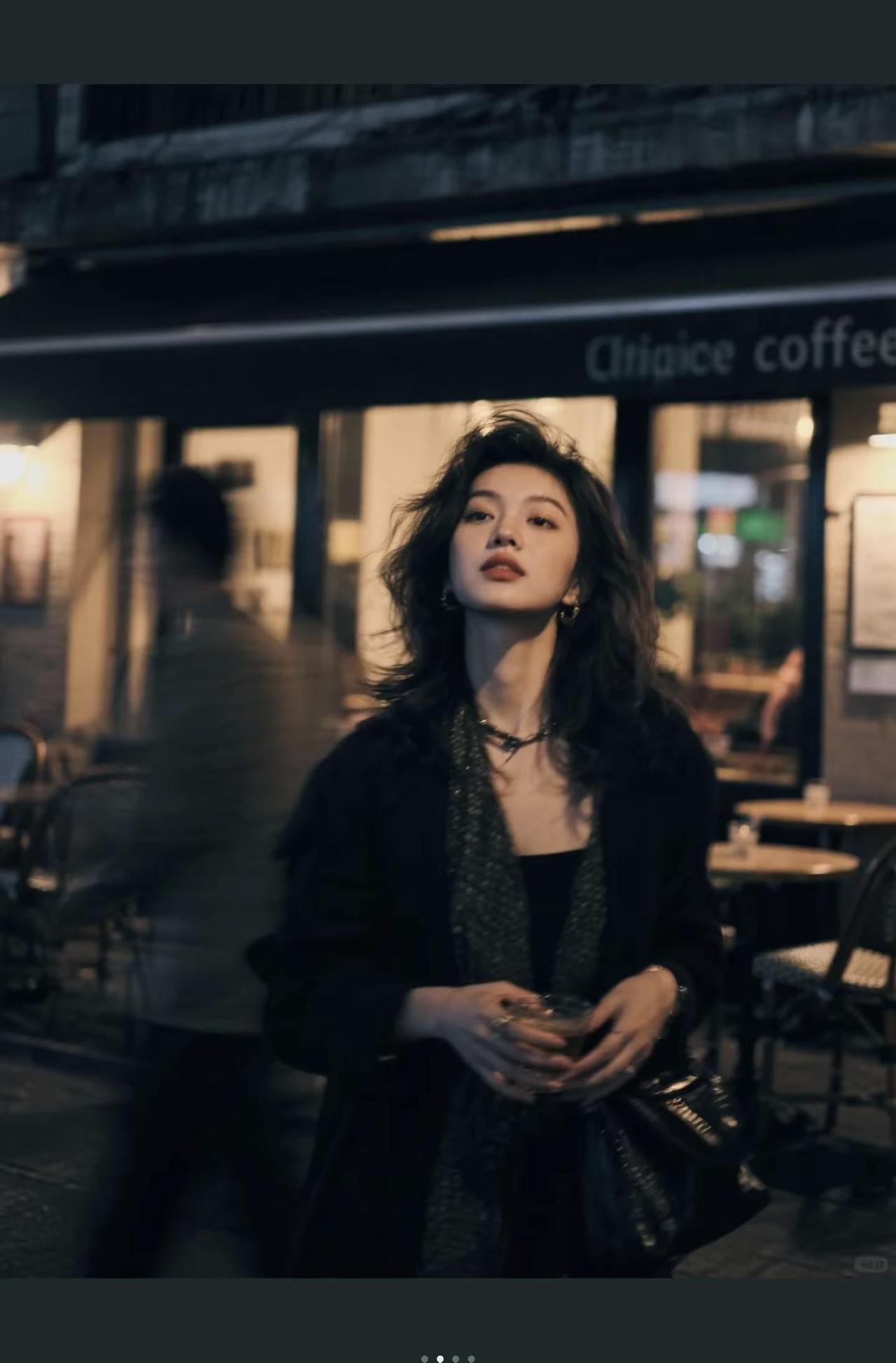 不是我的，我不要了。后来我不闹了，也不追问了，不是想通了，是知道，再怎么用力，也