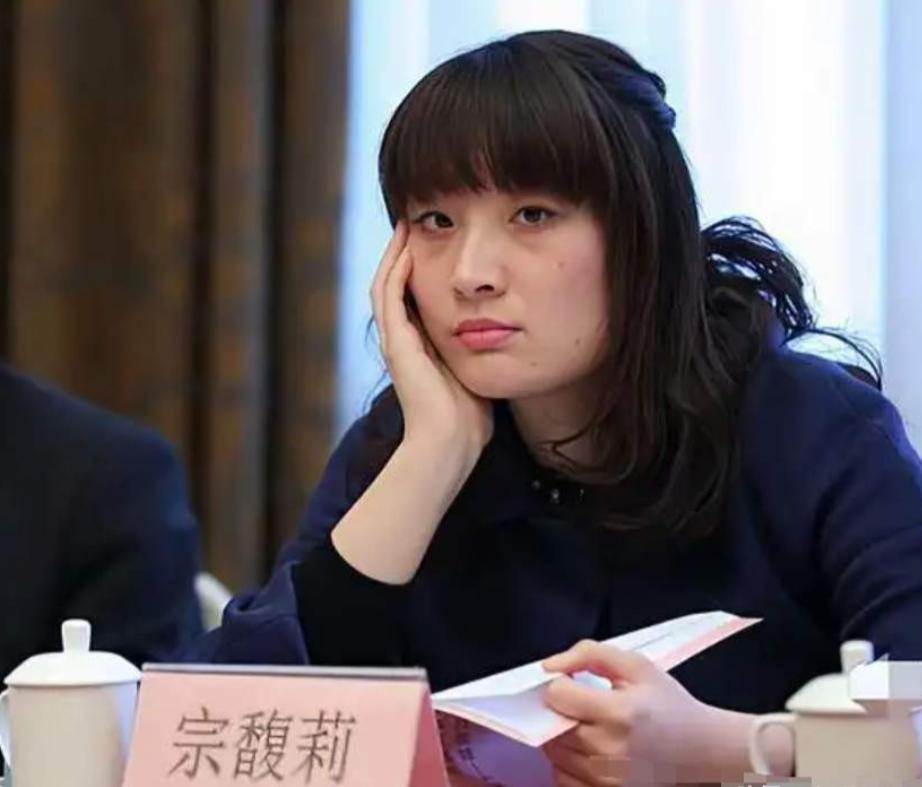 豪门争产大戏还没落幕，宗馥莉又甩出一连串大动作，直接把格局重新拉开。随着21亿美