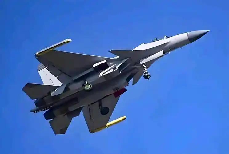 日方紧急拨打电话，结果中方根本不接，日本被辽宁舰一个数据吓到12月9日，据