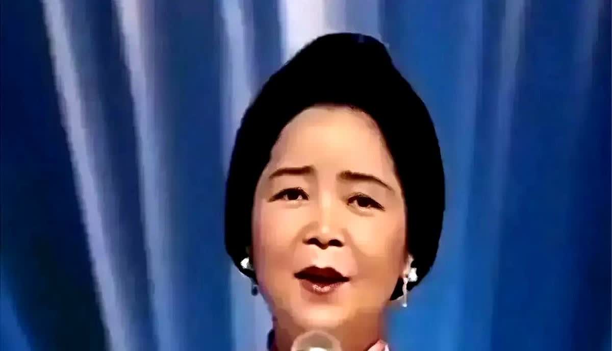 发现人在死亡前容貌会变化很多。拿邓丽君来说吧，她四十二岁那年突然离开，但