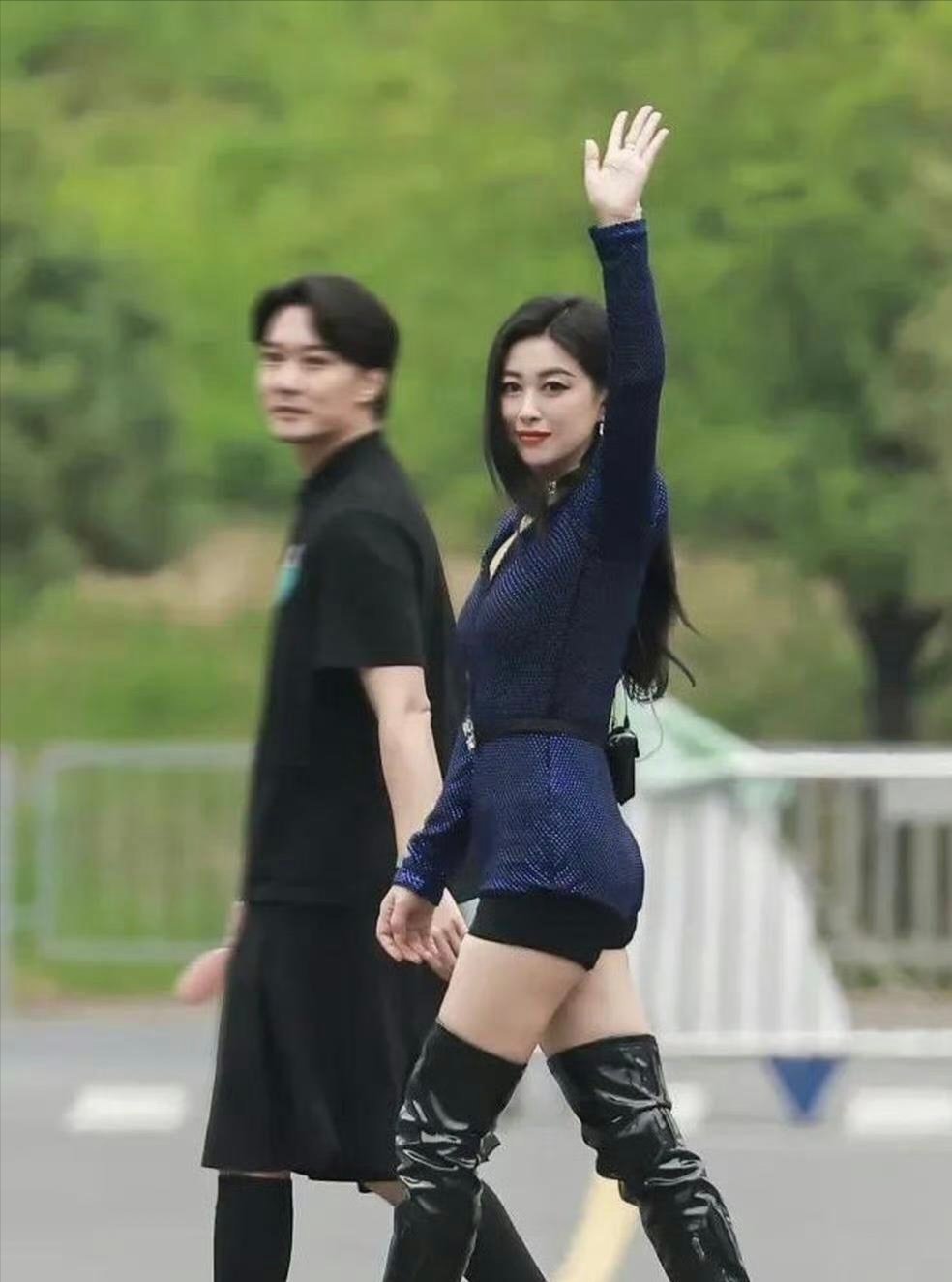 朱珠，干净又有钱，不怪大家都喜欢她。