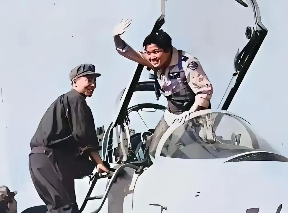 1981年那个夏天，一架台军最先进的F-5F战机突然消失在海峡雷达屏幕上，几个小