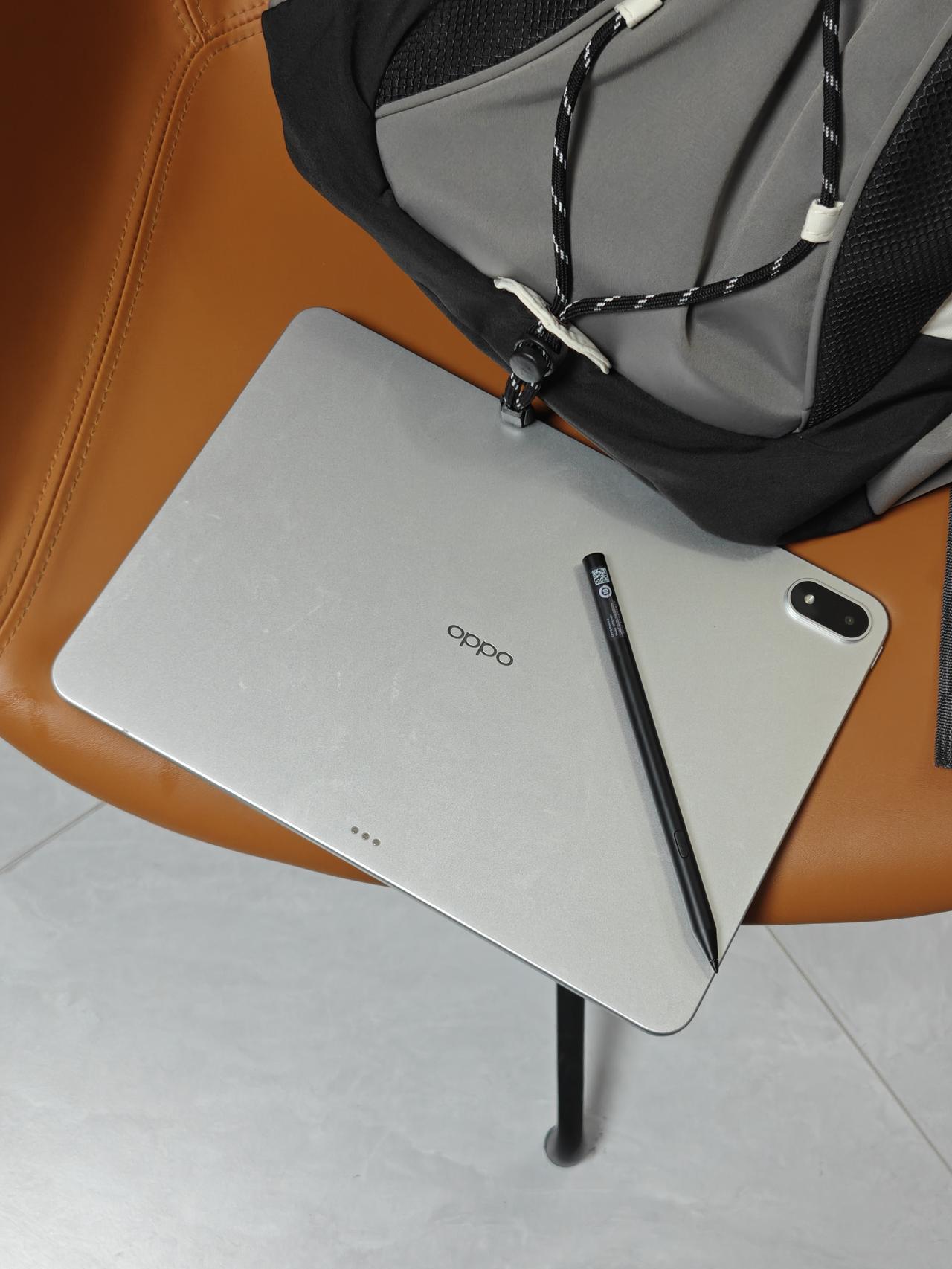 OPPO平板你真的...太好看啦！！！！真的好喜欢这个外观！尤其是这个颜色，