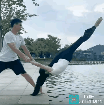 厉害啊，舞蹈生简直弱爆了。