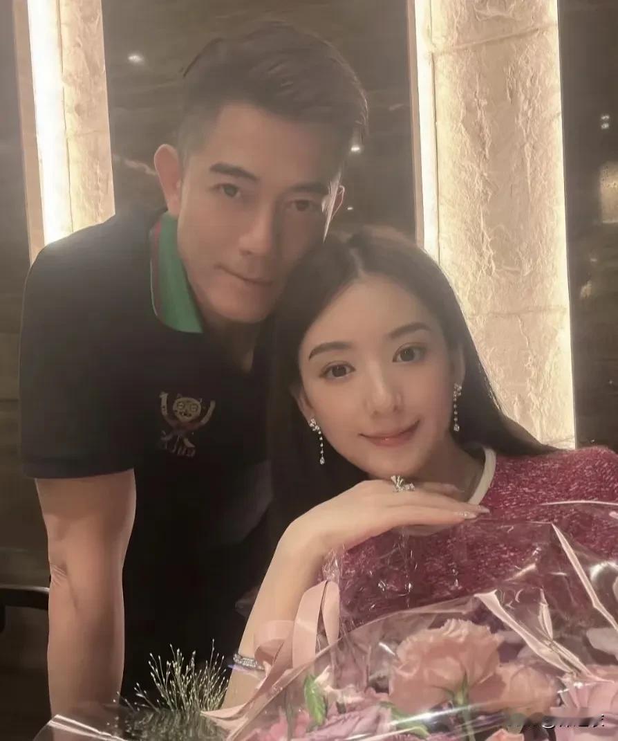 方媛是港星老婆里难得有路人缘的，对比某林男星老婆，方媛简直就是好太多了。因为