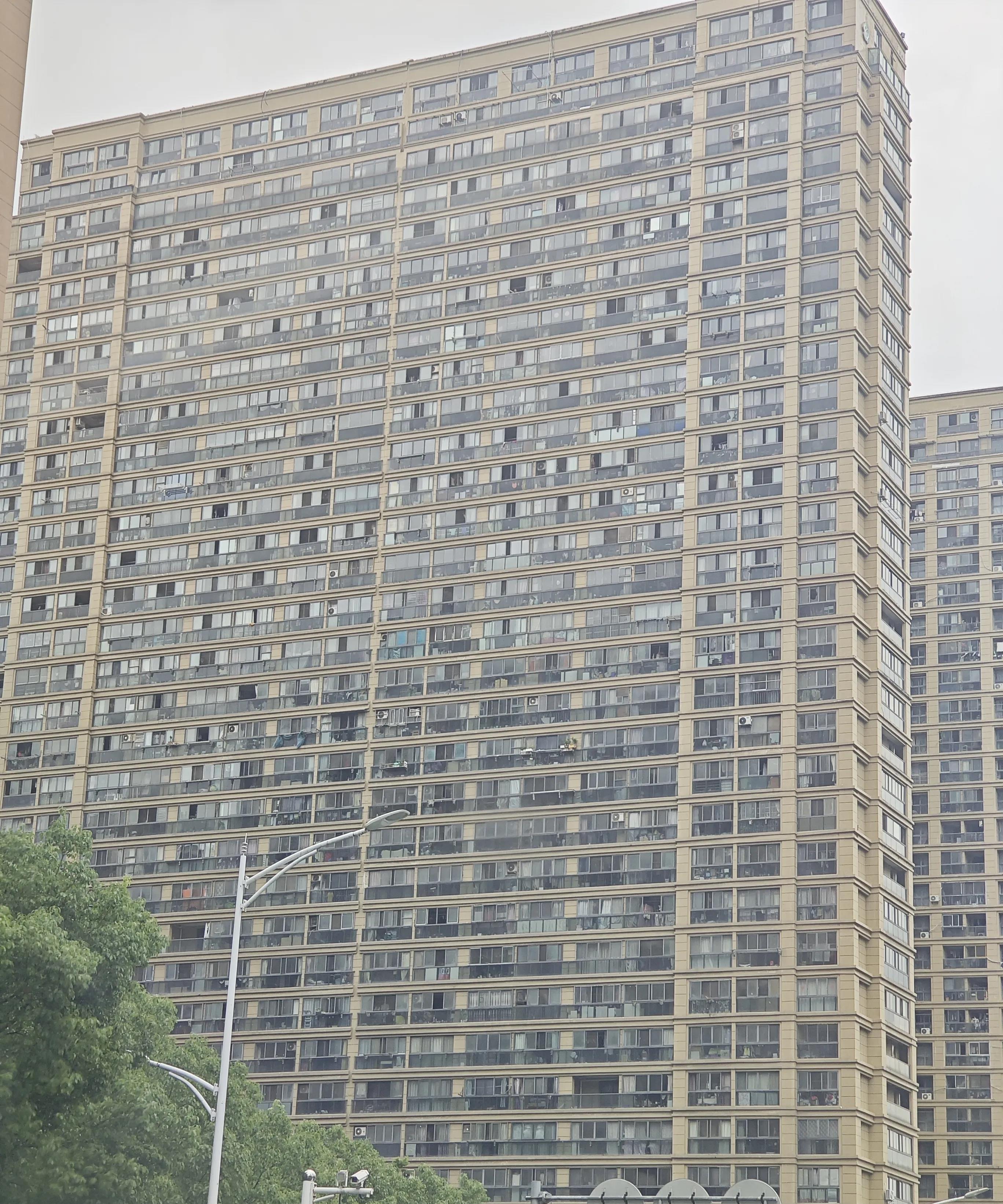 这种房型看着好压抑